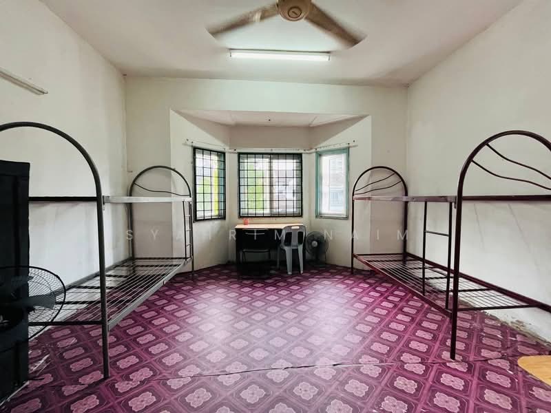 Rumah Teres 2 Tingkat untuk Dijual di Seksyen 7 (Shah Alam) - Syahrim Naim - Bedroom - PropertyGuru.com.my