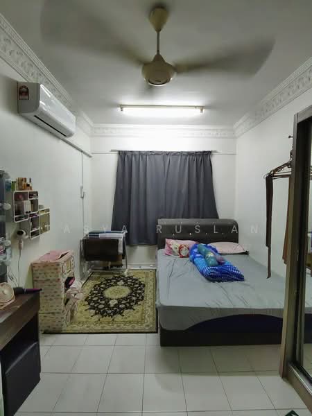 Pangsapuri untuk Dijual di Vista Pinggiran Apartment - Tasya Ruslan - Bedroom - PropertyGuru.com.my