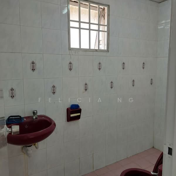 Pangsapuri untuk Dijual di Puncak Seri Kelana - Felicia Ng - Bathroom - PropertyGuru.com.my