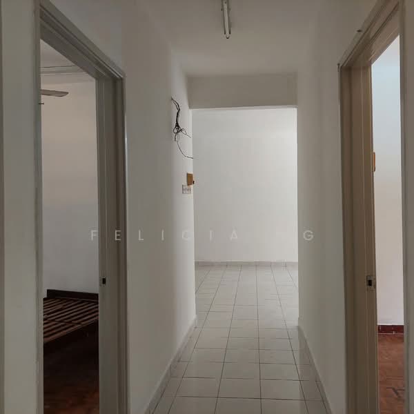 Pangsapuri untuk Dijual di Puncak Seri Kelana - Felicia Ng - Corridor - PropertyGuru.com.my