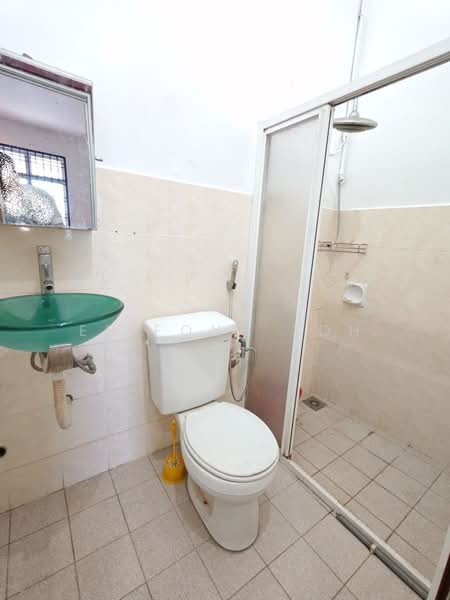 Rumah Teres 1 Tingkat untuk Dijual di Bandar Seri Alam (Masai) - Ee Fong Toh - Bathroom - PropertyGuru.com.my