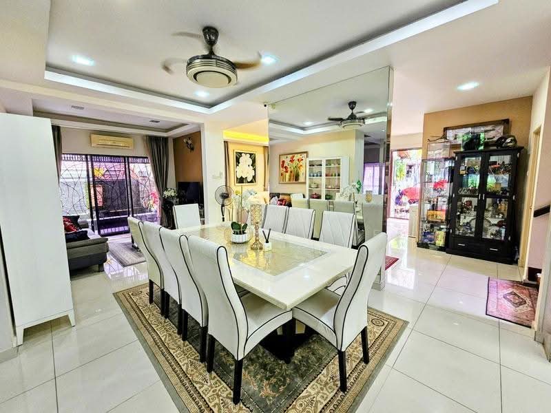 Bungalow House for Sale in Saujana Villa (Kajang) - Francis Thee - Dining Room - PropertyGuru.com.my