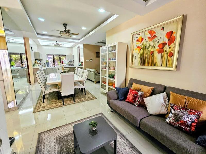 Bungalow House for Sale in Saujana Villa (Kajang) - Francis Thee - Living Room - PropertyGuru.com.my