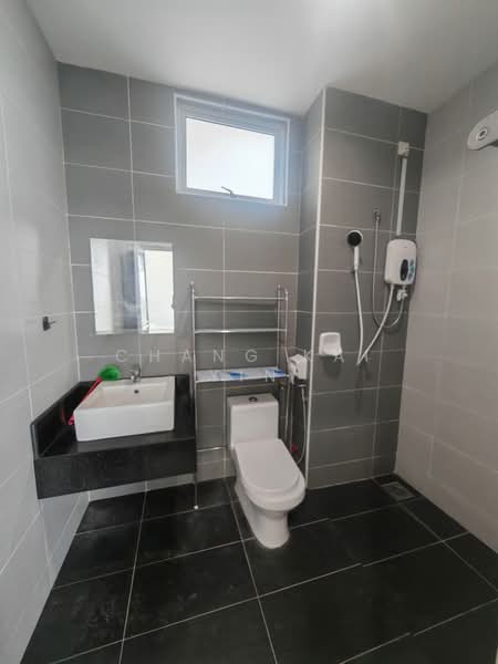 Servis Apartment untuk Dijual di THE SENAI GARDEN (PANGSAPURI IMPIAN SENAI) - Chang Kai Yin - Bathroom - PropertyGuru.com.my