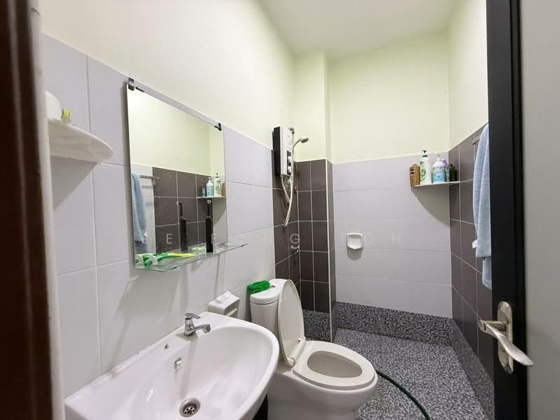 2-storey Terraced House for Sale in Nusantara Prima (Gelang Patah) - Ee Fong Toh - Bathroom - PropertyGuru.com.my