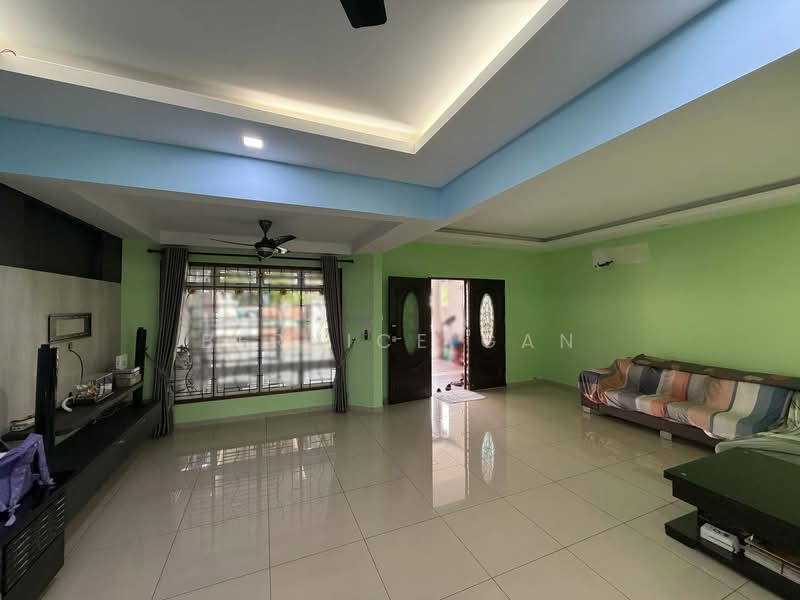 Rumah Teres 2 Tingkat untuk Dijual di Taman Molek (Johor Bahru) - Bernice Gan - Living Room - PropertyGuru.com.my