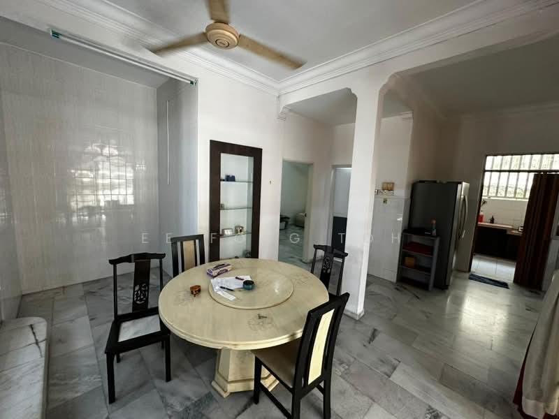 Semi-Detached House for Sale in Taman Skudai Baru (Skudai) - Ee Fong Toh - Dining Room - PropertyGuru.com.my