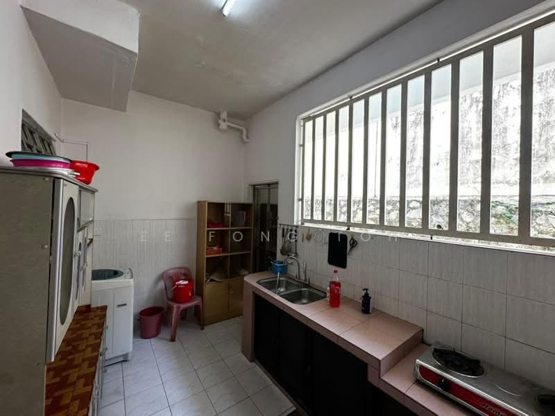 Semi-Detached House for Sale in Taman Skudai Baru (Skudai) - Ee Fong Toh - Kitchen - PropertyGuru.com.my