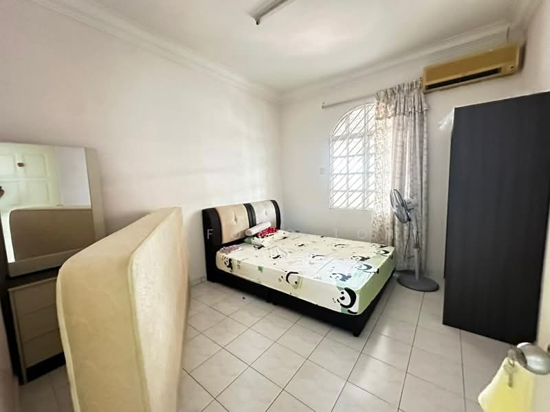 Semi-Detached House for Sale in Taman Skudai Baru (Skudai) - Ee Fong Toh - Bedroom - PropertyGuru.com.my