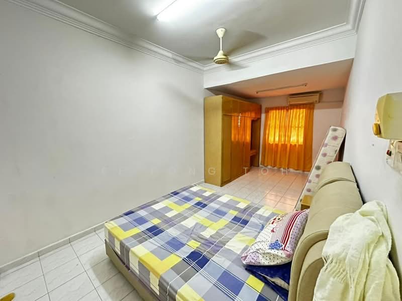 Semi-Detached House for Sale in Taman Skudai Baru (Skudai) - Ee Fong Toh - Bedroom - PropertyGuru.com.my