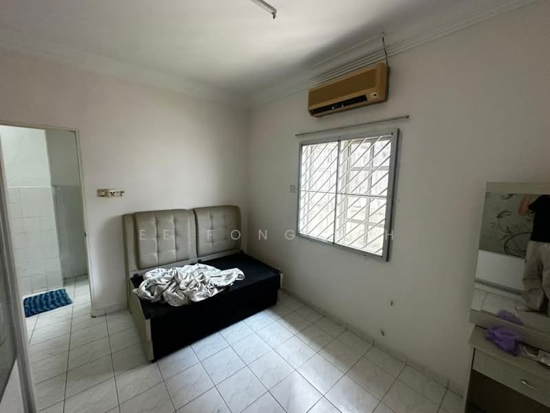 Semi-Detached House for Sale in Taman Skudai Baru (Skudai) - Ee Fong Toh - Bedroom - PropertyGuru.com.my