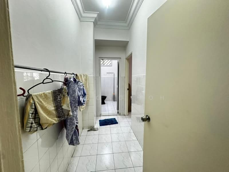 Semi-Detached House for Sale in Taman Skudai Baru (Skudai) - Ee Fong Toh - Corridor - PropertyGuru.com.my