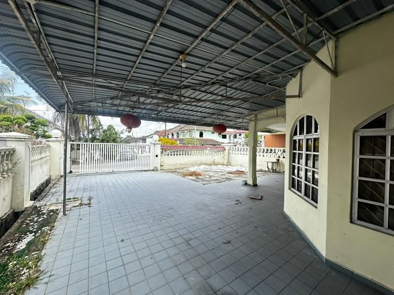 Semi-Detached House for Sale in Taman Skudai Baru (Skudai) - Ee Fong Toh - Exterior - PropertyGuru.com.my