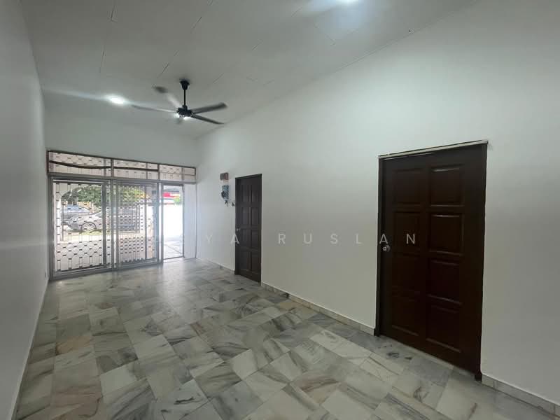1-storey Terraced House for Sale in Taman Desa Rhu (Sikamat) - Tasya Ruslan - Living Room - PropertyGuru.com.my