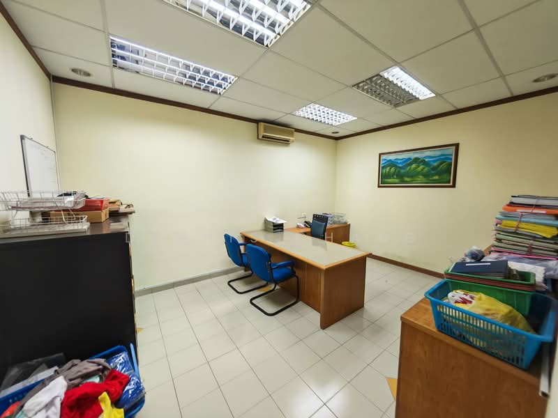 Kilang untuk Dijual di Desa Tun Razak (Cheras) - Dennis Chang - Study - PropertyGuru.com.my
