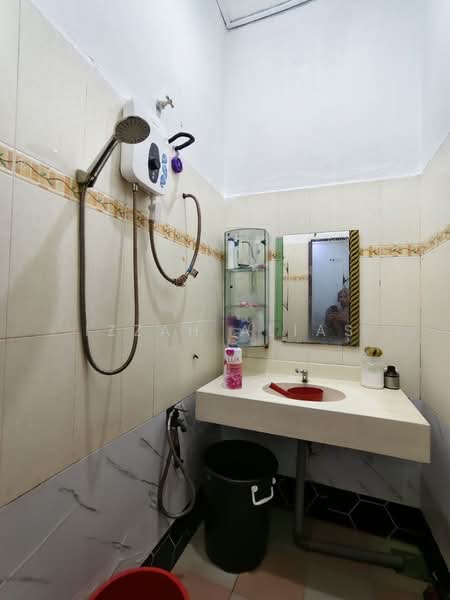 2-storey Terraced House for Sale in Taman Semarak (Nilai) - Izzah Alias - PropertyGuru.com.my