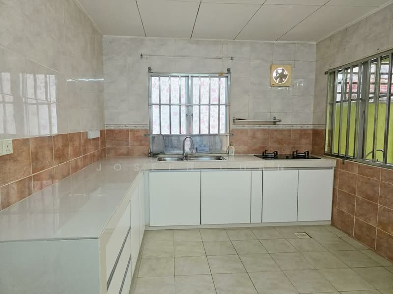 Rumah Teres 2 Tingkat untuk Dijual di Putra Heights (Subang Jaya) - Joseph Chan - Kitchen - PropertyGuru.com.my