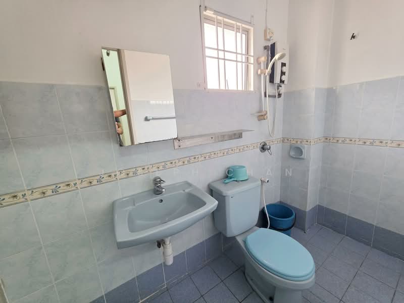Rumah Teres 2 Tingkat untuk Dijual di Putra Heights (Subang Jaya) - Joseph Chan - Bathroom - PropertyGuru.com.my