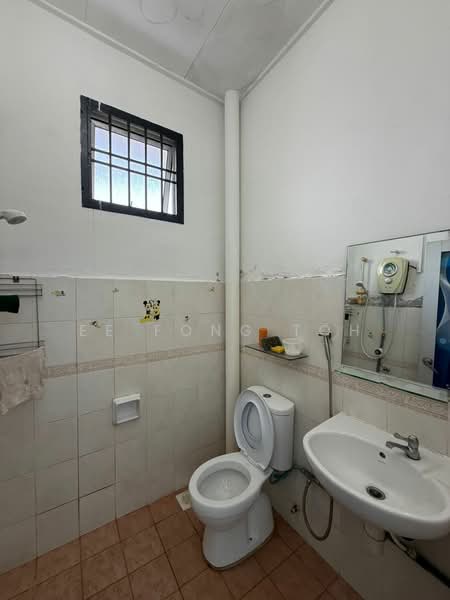 2-storey Terraced House for Sale in Bandar Seri Alam (Masai) - Ee Fong Toh - Bathroom - PropertyGuru.com.my
