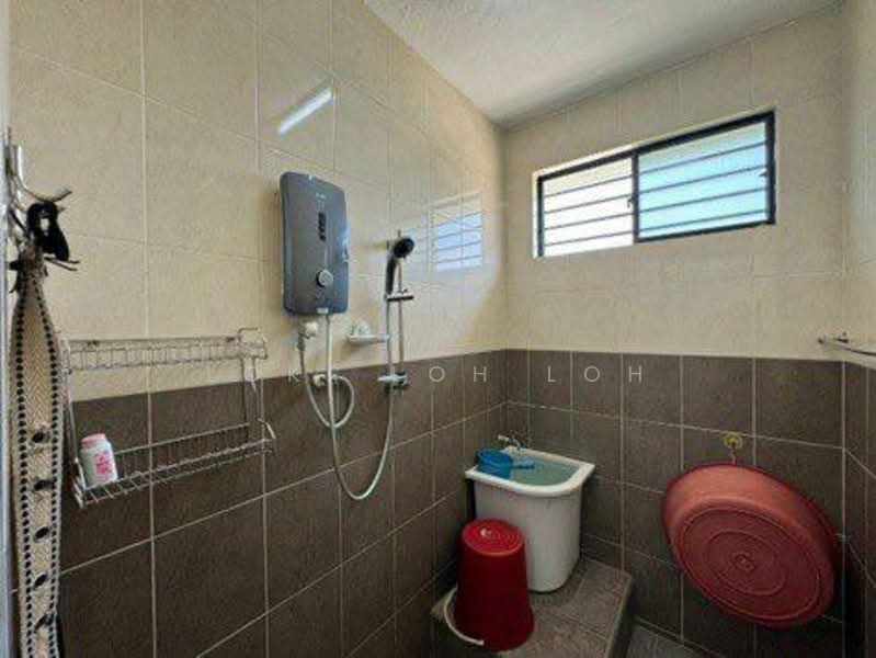 Rumah Teres 1 Tingkat untuk Disewa di Taman Sri Melati (Selayang) - Loki Loh Loh - Bathroom - PropertyGuru.com.my