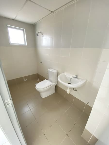 Servis Apartment untuk Dijual di Axis Crown - M.J Zairin - Bathroom - PropertyGuru.com.my