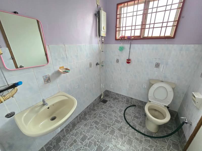 2-storey Terraced House for Sale in Bandar Sunway Semenyih (Semenyih) - Celestine Ting - Bathroom - PropertyGuru.com.my