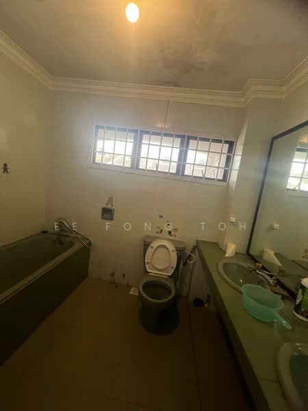 2-storey Terraced House for Sale in Taman Sri Putri (Skudai) - Ee Fong Toh - Bathroom - PropertyGuru.com.my