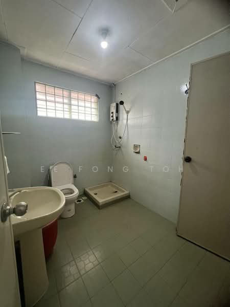 2-storey Terraced House for Sale in Taman Sri Putri (Skudai) - Ee Fong Toh - Bathroom - PropertyGuru.com.my