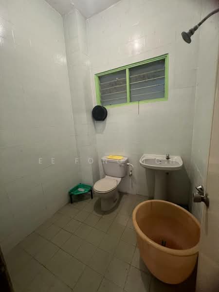 2-storey Terraced House for Sale in Taman Sri Putri (Skudai) - Ee Fong Toh - Bathroom - PropertyGuru.com.my