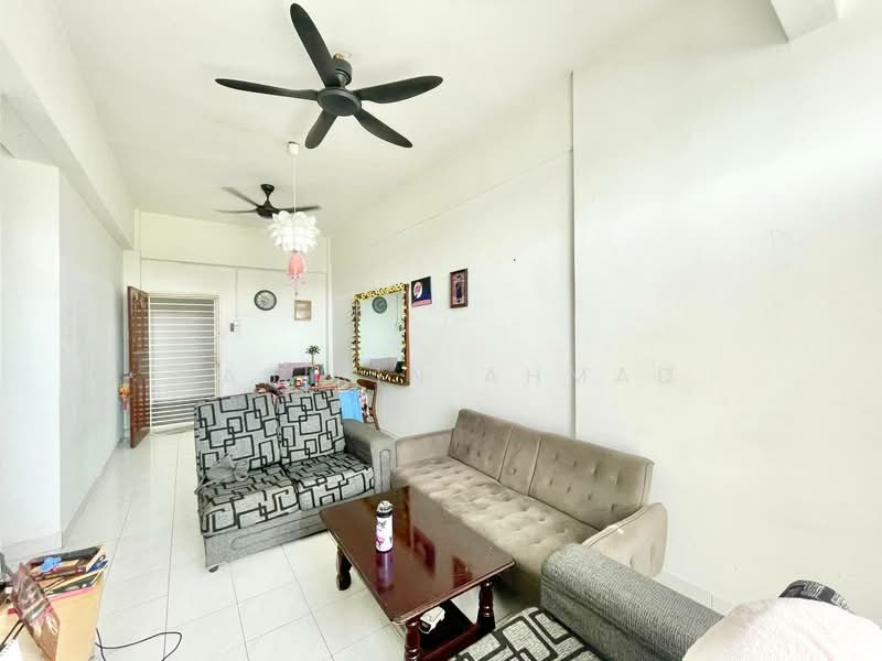 Kondominium untuk Dijual di Casa Mila Victoria - Sabirin Ahmad - Living Room - PropertyGuru.com.my