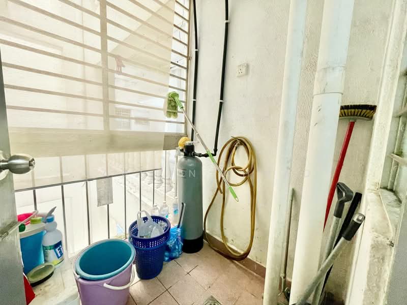 Kondominium untuk Dijual di Casa Mila Victoria - Sabirin Ahmad - Balcony - PropertyGuru.com.my