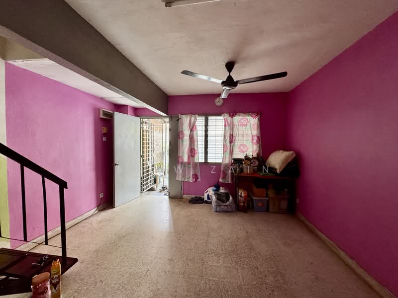 Rumah Teres 2 Tingkat untuk Dijual di Taman Sri Muda (Shah Alam) - Adaw Zain - Living Room - PropertyGuru.com.my