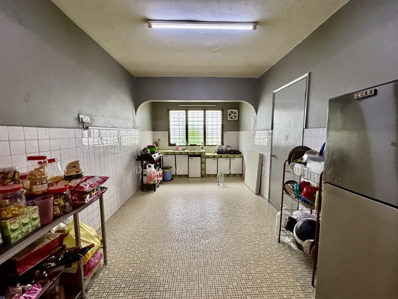 Rumah Teres 2 Tingkat untuk Dijual di Taman Sri Muda (Shah Alam) - Adaw Zain - Kitchen - PropertyGuru.com.my