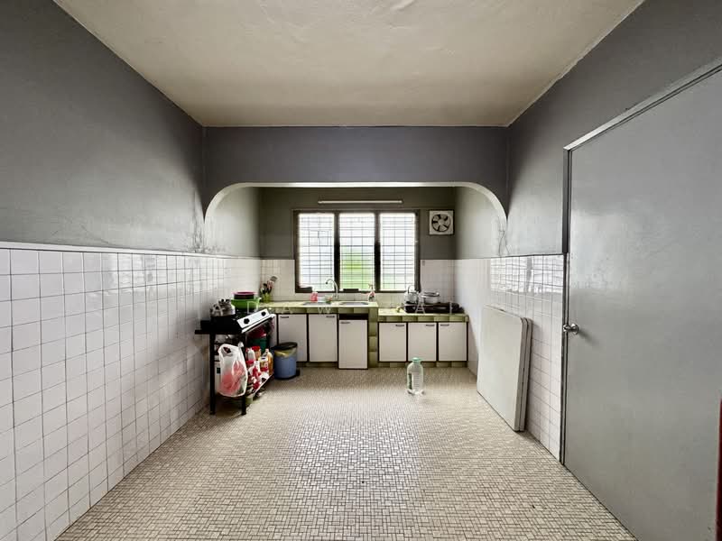 Rumah Teres 2 Tingkat untuk Dijual di Taman Sri Muda (Shah Alam) - Adaw Zain - Kitchen - PropertyGuru.com.my
