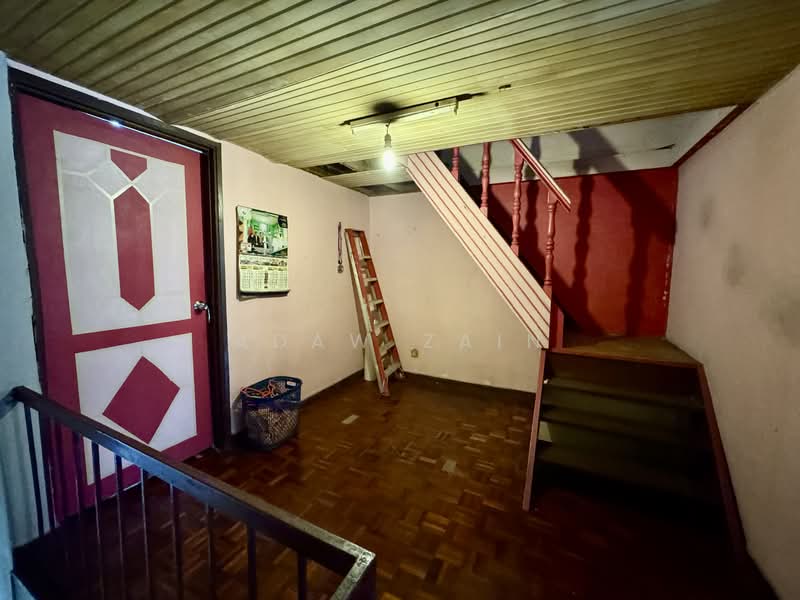 Rumah Teres 2 Tingkat untuk Dijual di Taman Sri Muda (Shah Alam) - Adaw Zain - Entrance - PropertyGuru.com.my