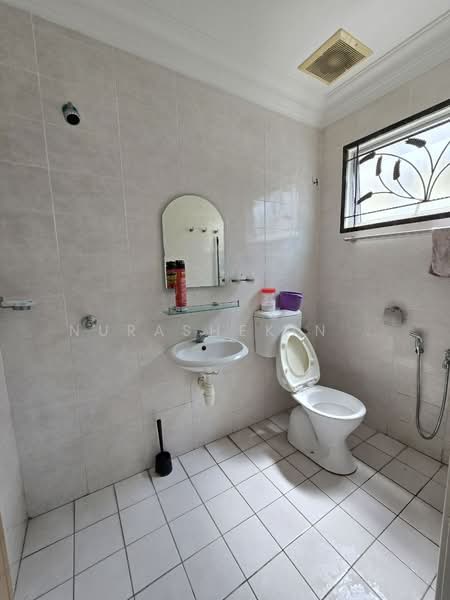 Rumah Teres untuk Dijual di Kajang (Selangor) - Nurashekin . - Bathroom - PropertyGuru.com.my