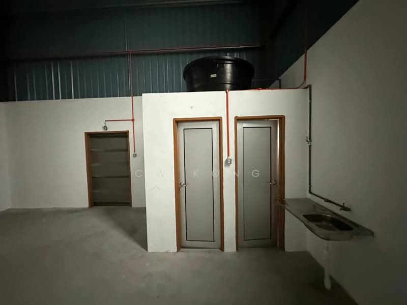 Warehouse for Rent in Kampung Baru Sungai Buloh (Sungai Buloh) - CW Kong - Interior - PropertyGuru.com.my