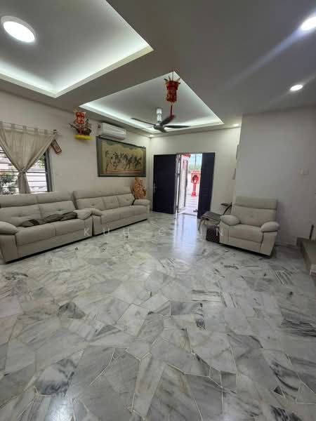 2-storey Terraced House for Sale in Taman Skudai Baru (Skudai) - Kuu Chin - Living Room - PropertyGuru.com.my