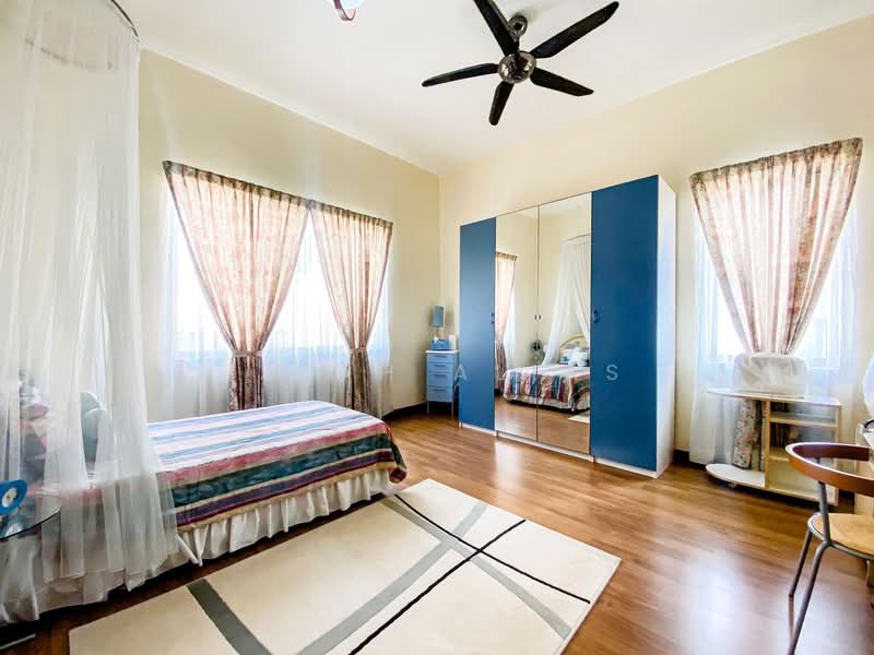For Sale - Double Storey Bungalow Banyan Close Bandar Bukit Mahkota