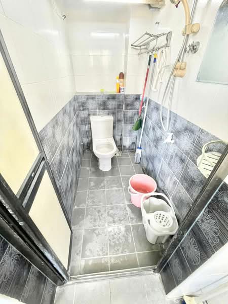 Rumah Flat untuk Dijual di Inai - M.J Zairin - Bathroom - PropertyGuru.com.my