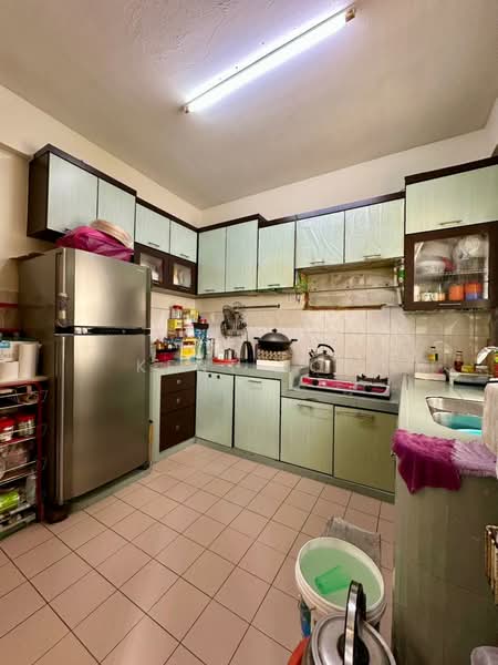 Pangsapuri untuk Dijual di Sri Awana Townhouse - Kent Loi - Kitchen - PropertyGuru.com.my