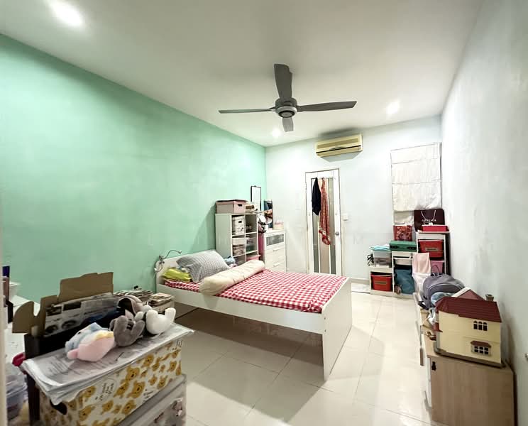 2-storey Terraced House for Sale in Seri Utama Damansara (Kota Damansara) - Esther Lim - Bedroom - PropertyGuru.com.my