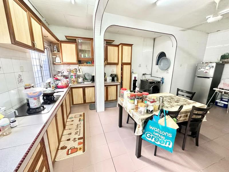 2-storey Terraced House for Sale in Seksyen 7 (Shah Alam) - Nabil Hamzah - Kitchen - PropertyGuru.com.my