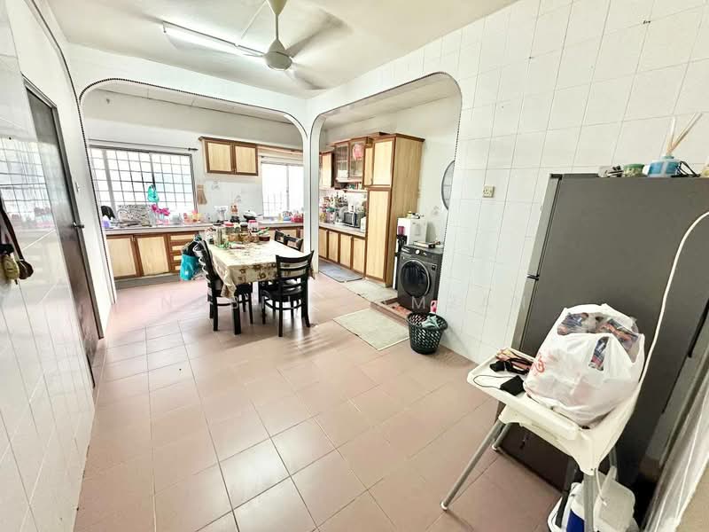 2-storey Terraced House for Sale in Seksyen 7 (Shah Alam) - Nabil Hamzah - Kitchen - PropertyGuru.com.my