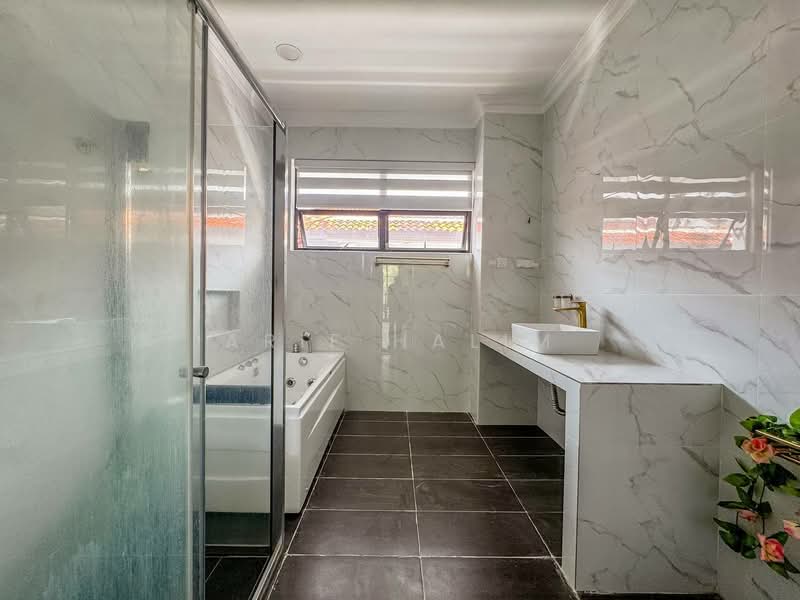 Bungalow for Sale in Ara Damansara (Petaling Jaya) - Arif Halim Halim - Bathroom - PropertyGuru.com.my