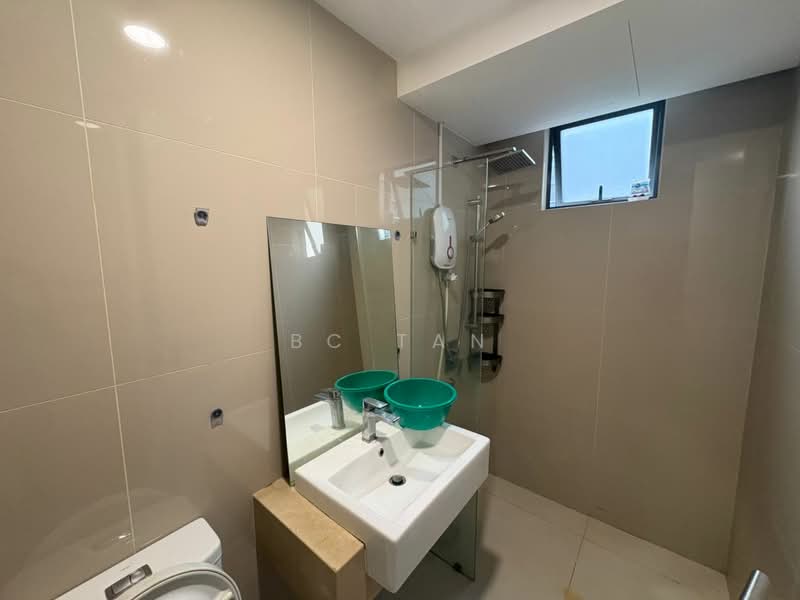 Servis Apartment untuk Disewa di United Point (Residensi Berpadu) - BC TAN - Bathroom - PropertyGuru.com.my
