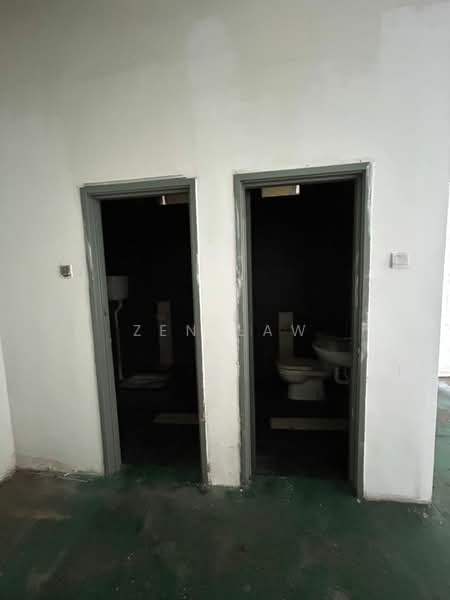 Factory for Rent in Puchong (Selangor) - Zen Law - Bathroom - PropertyGuru.com.my