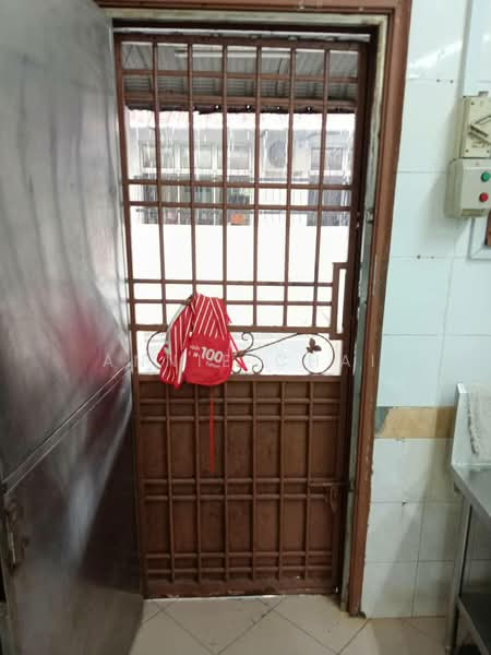 Shop for Sale in Taman Senai Utama (Kulai) - Annie Chai - Entrance - PropertyGuru.com.my