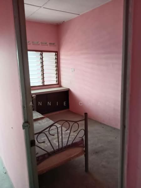 Shop for Sale in Taman Senai Utama (Kulai) - Annie Chai - Bedroom - PropertyGuru.com.my