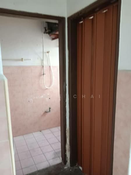 Shop for Sale in Taman Senai Utama (Kulai) - Annie Chai - Bathroom - PropertyGuru.com.my